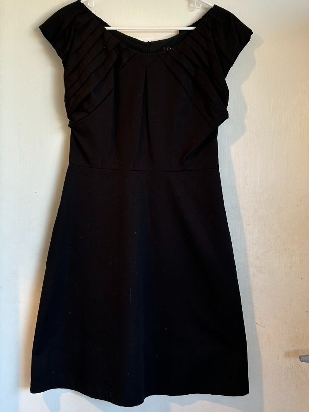 ABS Allen Schwartz - Black Fitted Shift Dress